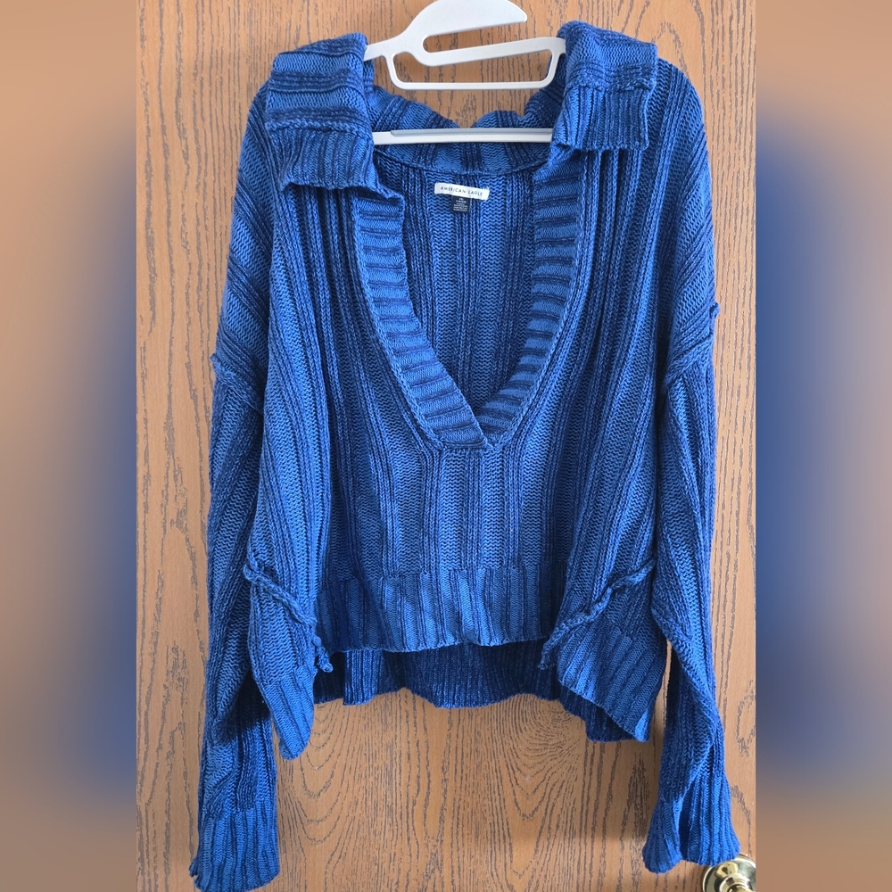 American Eagle Crop V-neck Sweater - Size XXL